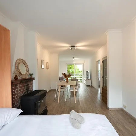Light-filled With Private Garden Apartament Ostenda
